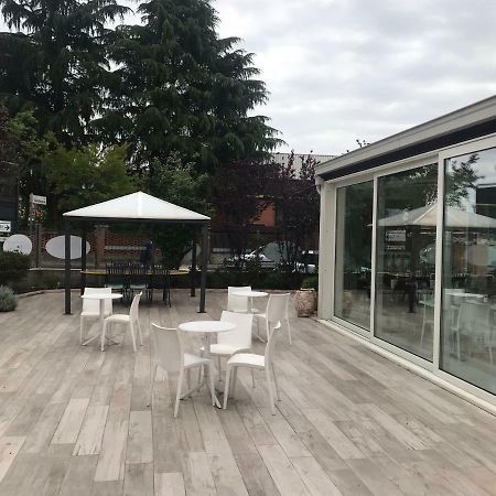 Hotel Elys Pieve Emanuele Ngoại thất bức ảnh