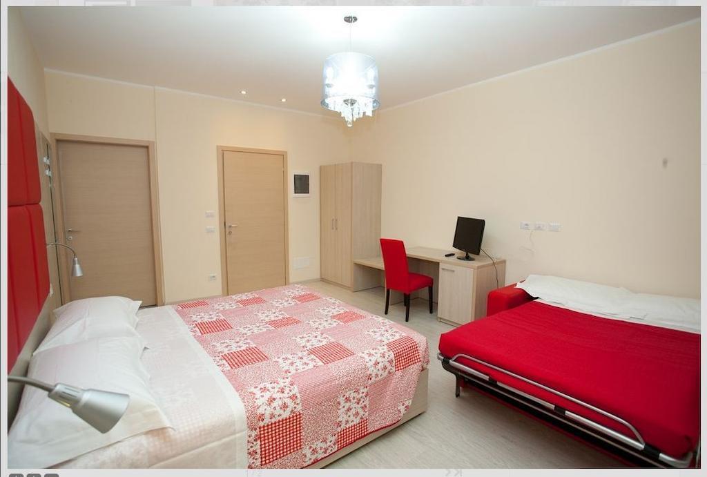 Hotel Elys Pieve Emanuele Phòng bức ảnh