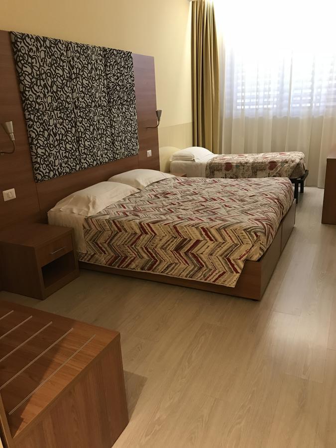 Hotel Elys Pieve Emanuele Ngoại thất bức ảnh