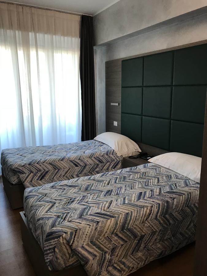 Hotel Elys Pieve Emanuele Ngoại thất bức ảnh